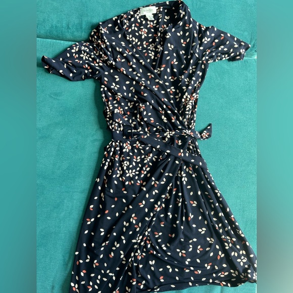 Motherhood Maternity Navy Patterned Wrap Dress Size Medium - Picture 2 of 6